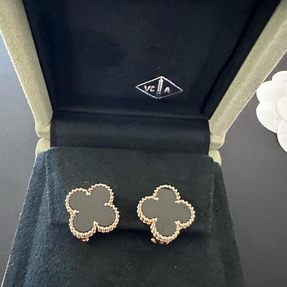 Van Cleef 18k yellow gold vintage Alhambra, onyx earrings, brand new - Picture 8 of 8